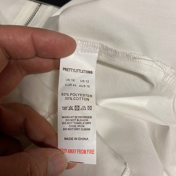 NWT Pretty Little Thing White Sleeveless Ruffle Top - Picture 7 of 8